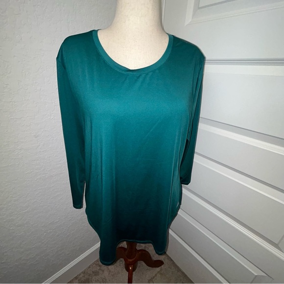 Arctic Cool Tops - Arctic Cool Hydrofreeze Technology 3/4 Length Sleeve Asymmetrical Shirt Top